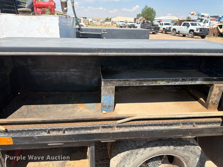 image for item FM7586 2019 Chevrolet Silverado 3500HD Crew Cab flatbed pickup truck