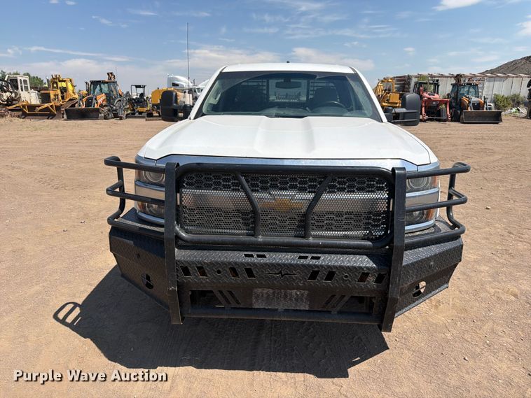 image for item FM7587 2019 Chevrolet Silverado 2500HD Crew Cab pickup truck