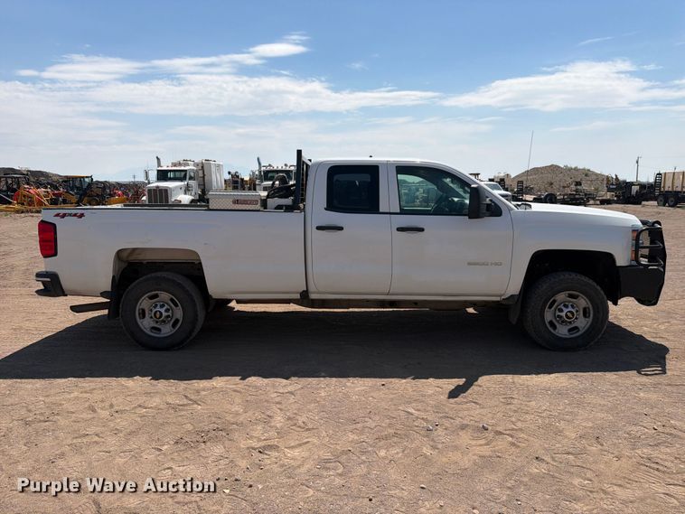 image for item FM7587 2019 Chevrolet Silverado 2500HD Crew Cab pickup truck