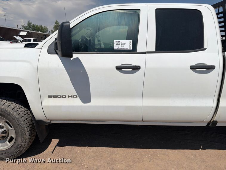 image for item FM7587 2019 Chevrolet Silverado 2500HD Crew Cab pickup truck