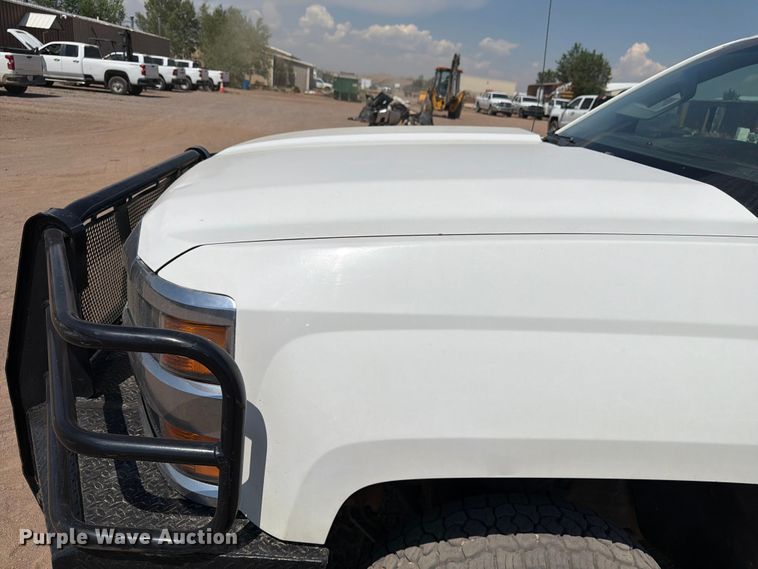image for item FM7587 2019 Chevrolet Silverado 2500HD Crew Cab pickup truck