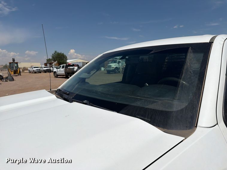 image for item FM7587 2019 Chevrolet Silverado 2500HD Crew Cab pickup truck