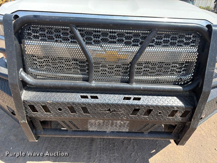 image for item FM7587 2019 Chevrolet Silverado 2500HD Crew Cab pickup truck