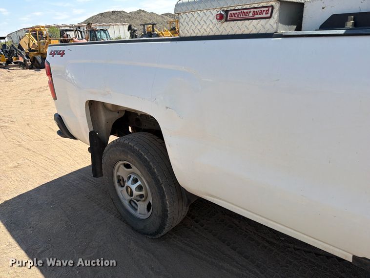 image for item FM7587 2019 Chevrolet Silverado 2500HD Crew Cab pickup truck