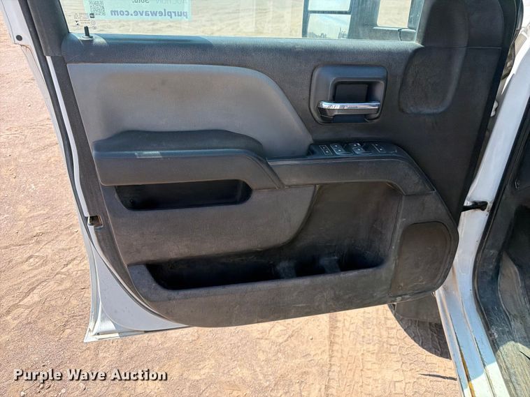 image for item FM7587 2019 Chevrolet Silverado 2500HD Crew Cab pickup truck
