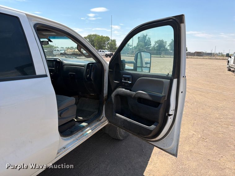 image for item FM7587 2019 Chevrolet Silverado 2500HD Crew Cab pickup truck