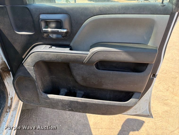 image for item FM7587 2019 Chevrolet Silverado 2500HD Crew Cab pickup truck