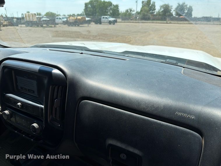 image for item FM7587 2019 Chevrolet Silverado 2500HD Crew Cab pickup truck