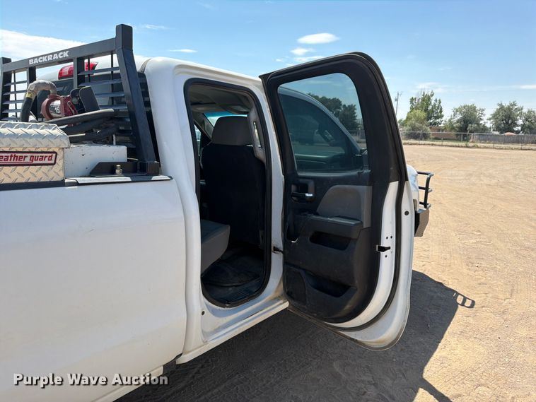 image for item FM7587 2019 Chevrolet Silverado 2500HD Crew Cab pickup truck