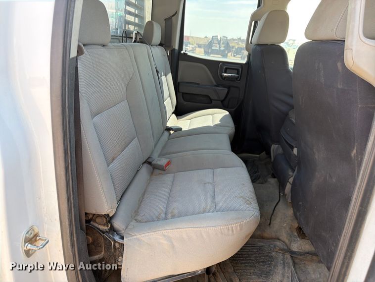 image for item FM7587 2019 Chevrolet Silverado 2500HD Crew Cab pickup truck