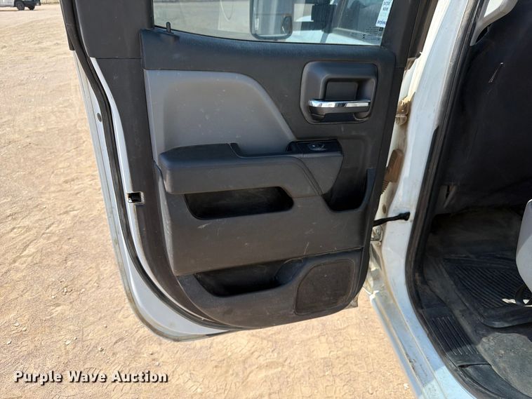 image for item FM7587 2019 Chevrolet Silverado 2500HD Crew Cab pickup truck