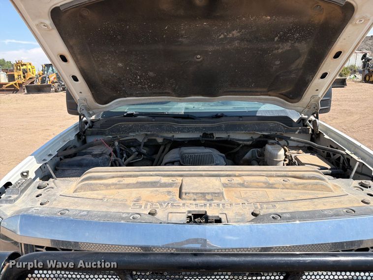 image for item FM7587 2019 Chevrolet Silverado 2500HD Crew Cab pickup truck