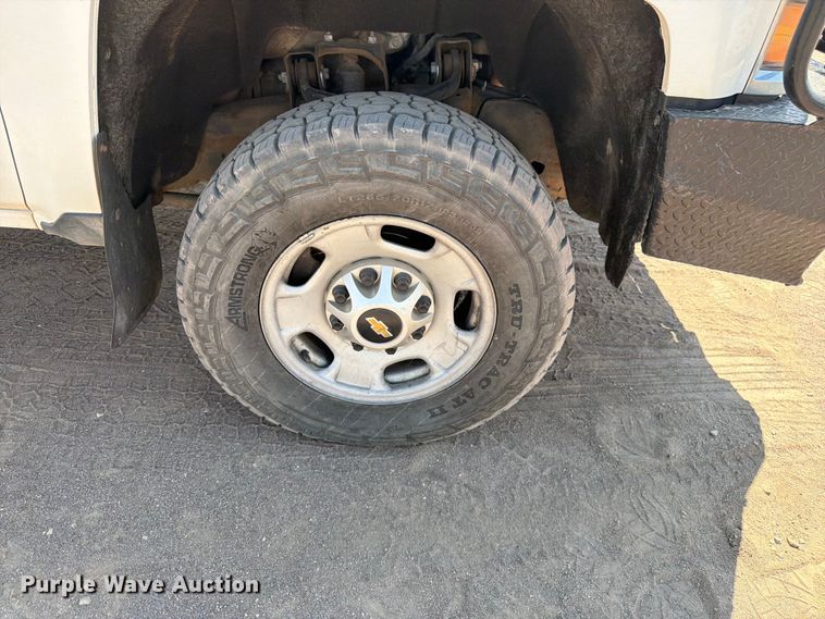 image for item FM7587 2019 Chevrolet Silverado 2500HD Crew Cab pickup truck