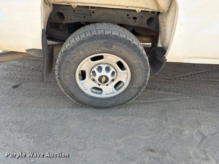 image for item FM7587 2019 Chevrolet Silverado 2500HD Crew Cab pickup truck