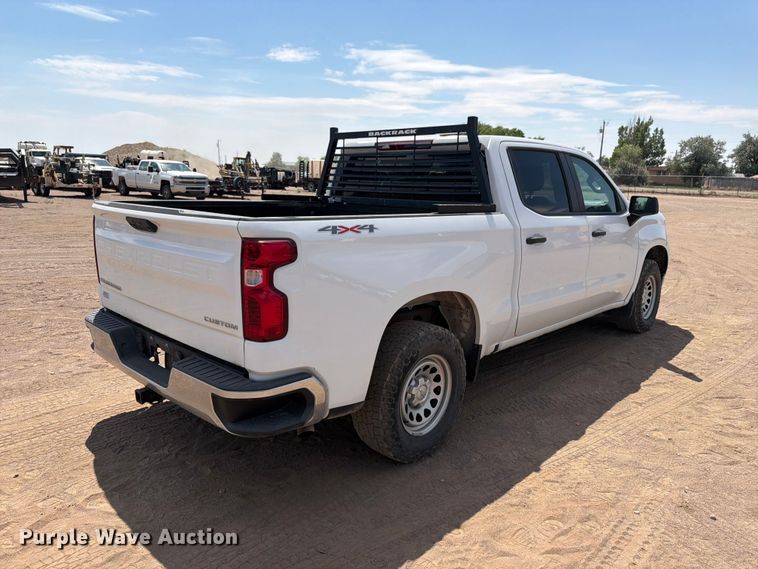 image for item FM7588 2022 Chevrolet Silverado 1500 Crew Cab pickup truck