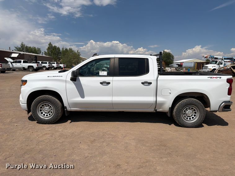 image for item FM7588 2022 Chevrolet Silverado 1500 Crew Cab pickup truck