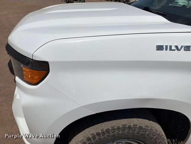 image for item FM7588 2022 Chevrolet Silverado 1500 Crew Cab pickup truck