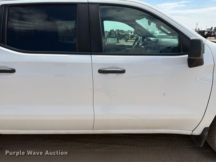 image for item FM7588 2022 Chevrolet Silverado 1500 Crew Cab pickup truck