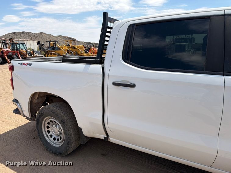image for item FM7588 2022 Chevrolet Silverado 1500 Crew Cab pickup truck