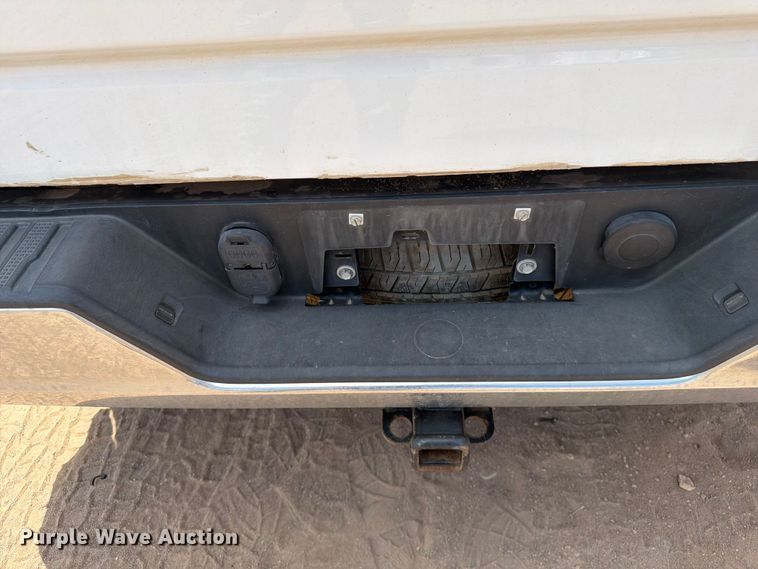 image for item FM7588 2022 Chevrolet Silverado 1500 Crew Cab pickup truck