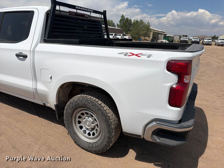 image for item FM7588 2022 Chevrolet Silverado 1500 Crew Cab pickup truck