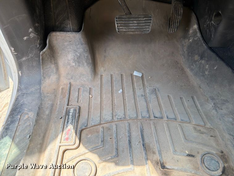 image for item FM7588 2022 Chevrolet Silverado 1500 Crew Cab pickup truck