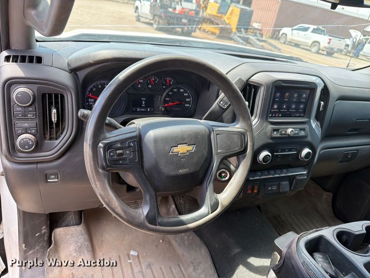 image for item FM7588 2022 Chevrolet Silverado 1500 Crew Cab pickup truck