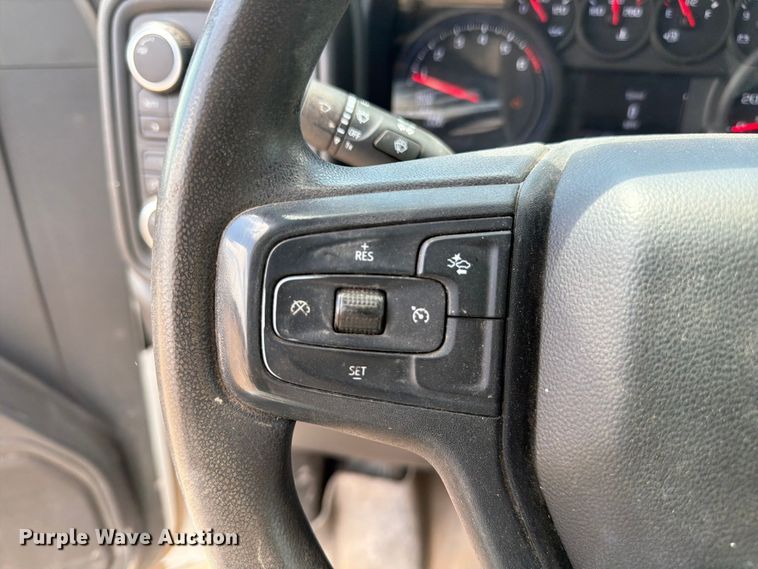 image for item FM7588 2022 Chevrolet Silverado 1500 Crew Cab pickup truck
