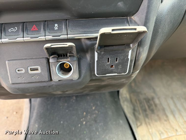 image for item FM7588 2022 Chevrolet Silverado 1500 Crew Cab pickup truck