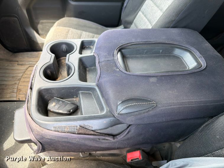 image for item FM7588 2022 Chevrolet Silverado 1500 Crew Cab pickup truck