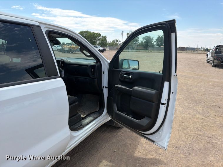 image for item FM7588 2022 Chevrolet Silverado 1500 Crew Cab pickup truck