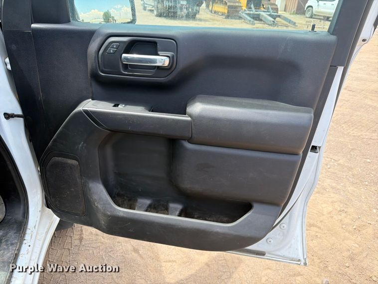 image for item FM7588 2022 Chevrolet Silverado 1500 Crew Cab pickup truck
