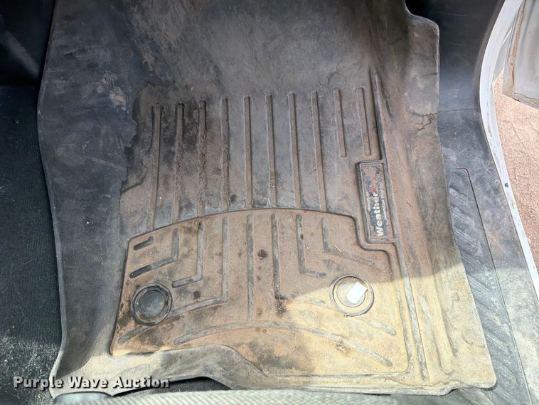 image for item FM7588 2022 Chevrolet Silverado 1500 Crew Cab pickup truck