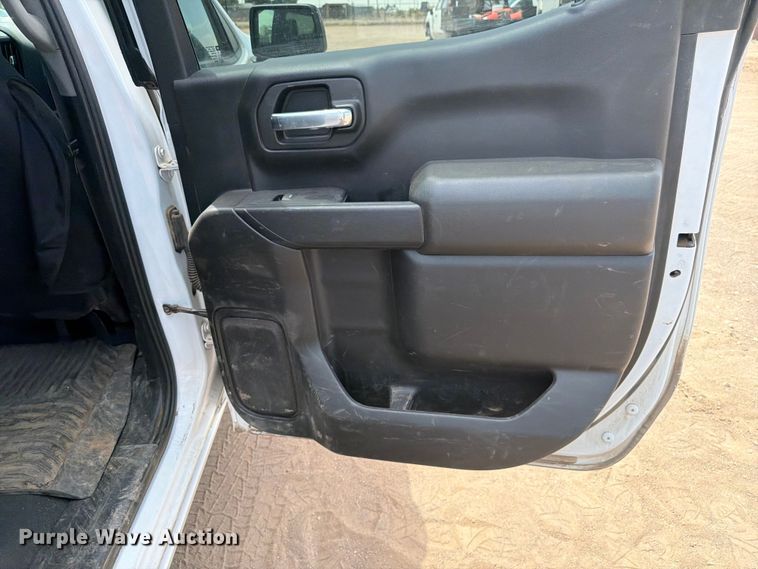 image for item FM7588 2022 Chevrolet Silverado 1500 Crew Cab pickup truck