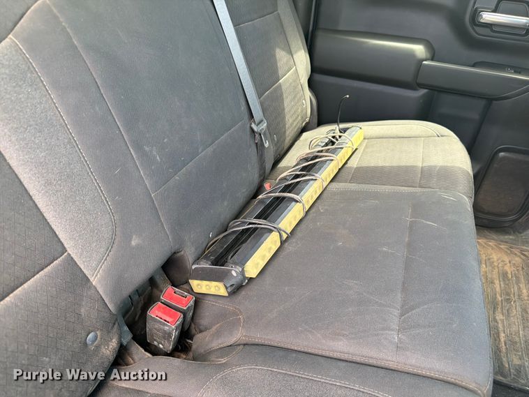 image for item FM7588 2022 Chevrolet Silverado 1500 Crew Cab pickup truck