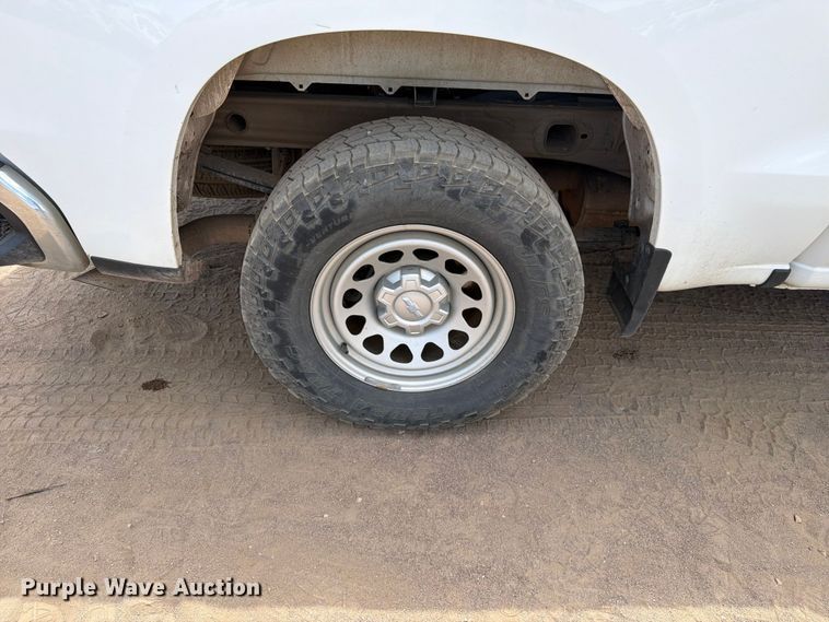 image for item FM7588 2022 Chevrolet Silverado 1500 Crew Cab pickup truck