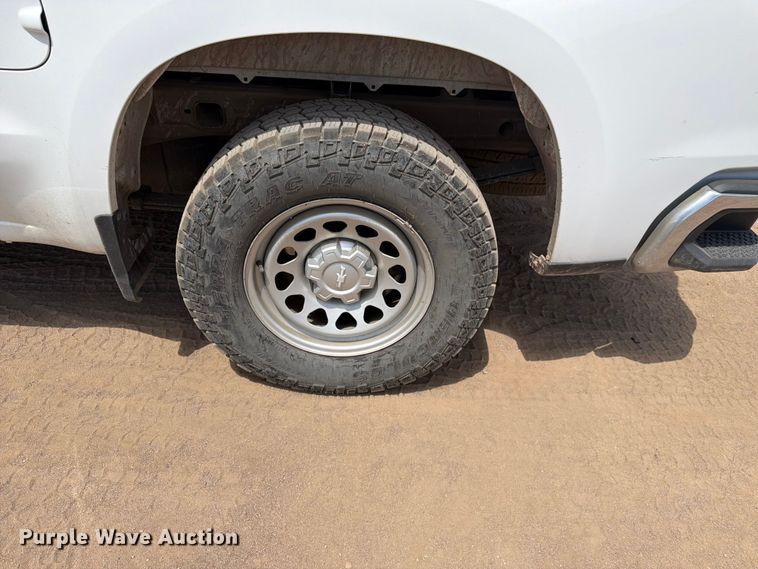 image for item FM7588 2022 Chevrolet Silverado 1500 Crew Cab pickup truck