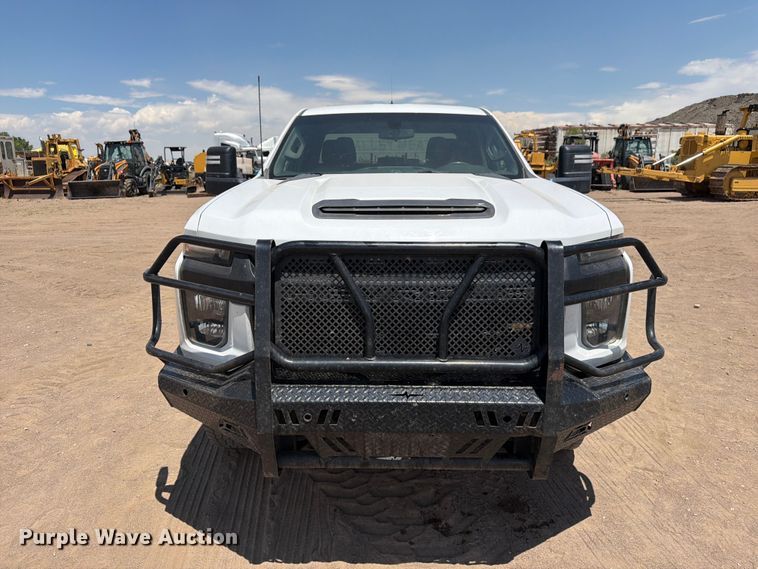 image for item FM7592 2021 Chevrolet Silverado 2500HD Crew Cab pickup truck