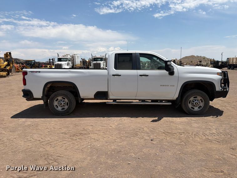 image for item FM7592 2021 Chevrolet Silverado 2500HD Crew Cab pickup truck