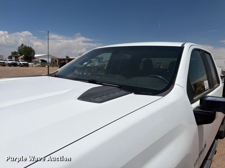 image for item FM7592 2021 Chevrolet Silverado 2500HD Crew Cab pickup truck