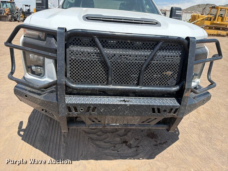 image for item FM7592 2021 Chevrolet Silverado 2500HD Crew Cab pickup truck