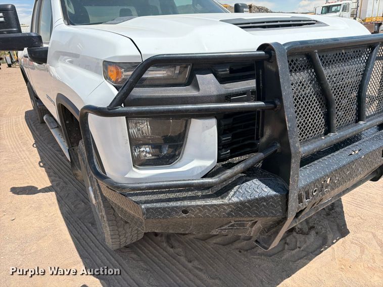 image for item FM7592 2021 Chevrolet Silverado 2500HD Crew Cab pickup truck