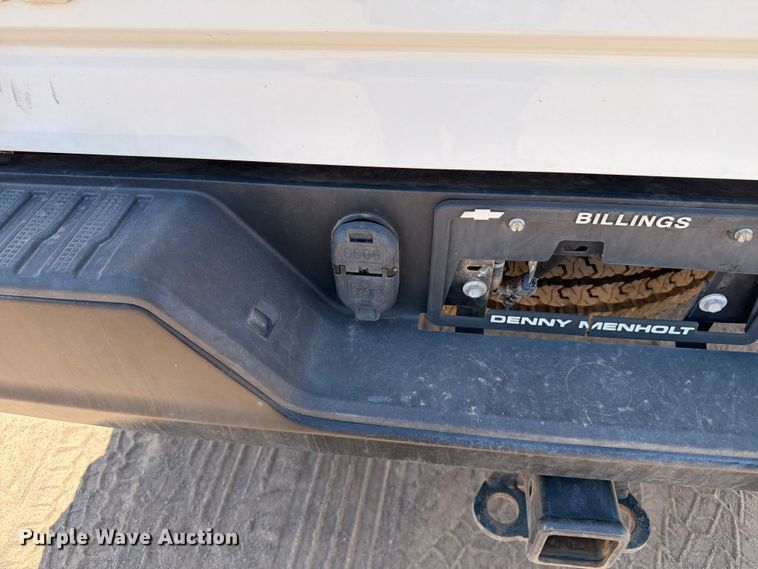 image for item FM7592 2021 Chevrolet Silverado 2500HD Crew Cab pickup truck