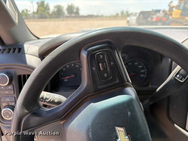 image for item FM7592 2021 Chevrolet Silverado 2500HD Crew Cab pickup truck