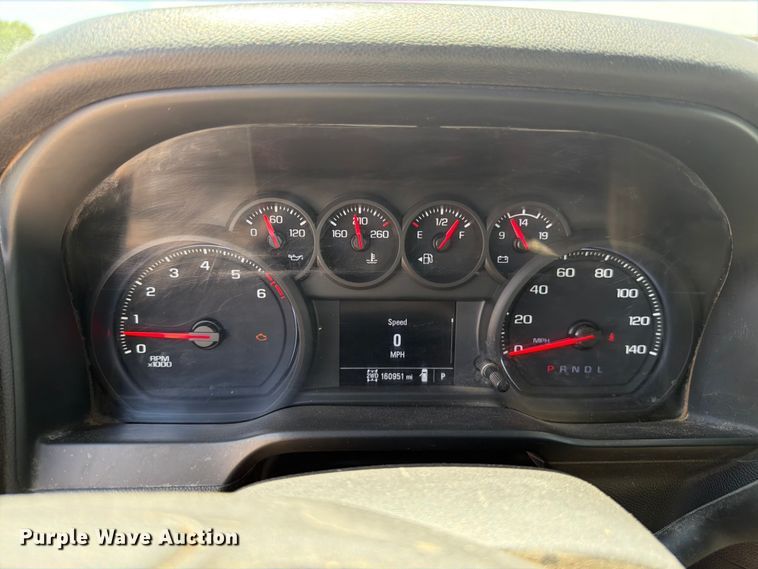 image for item FM7592 2021 Chevrolet Silverado 2500HD Crew Cab pickup truck