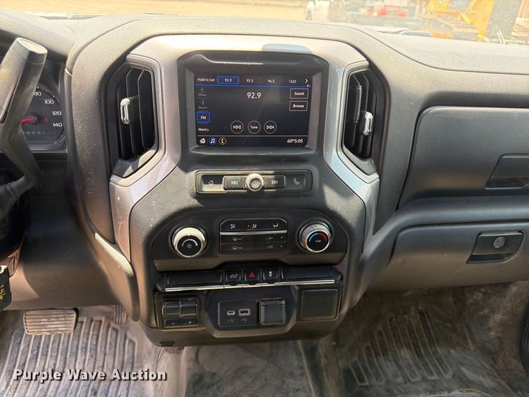 image for item FM7592 2021 Chevrolet Silverado 2500HD Crew Cab pickup truck