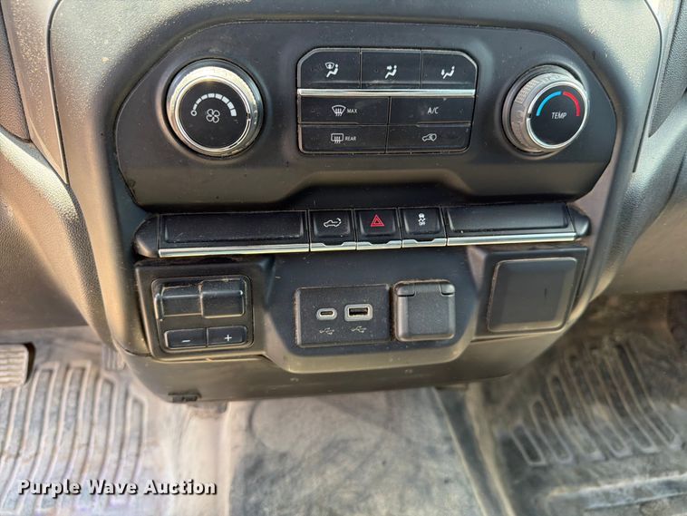 image for item FM7592 2021 Chevrolet Silverado 2500HD Crew Cab pickup truck