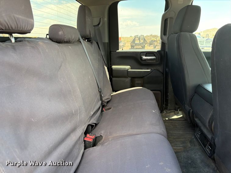image for item FM7592 2021 Chevrolet Silverado 2500HD Crew Cab pickup truck
