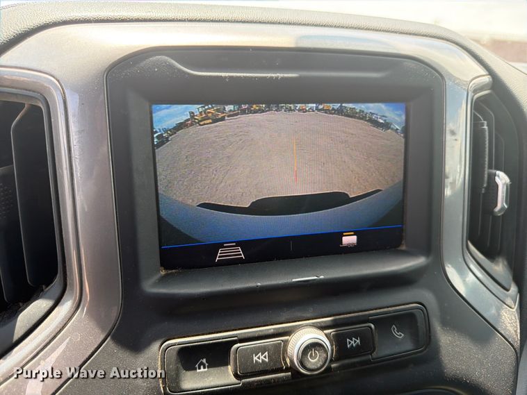image for item FM7592 2021 Chevrolet Silverado 2500HD Crew Cab pickup truck