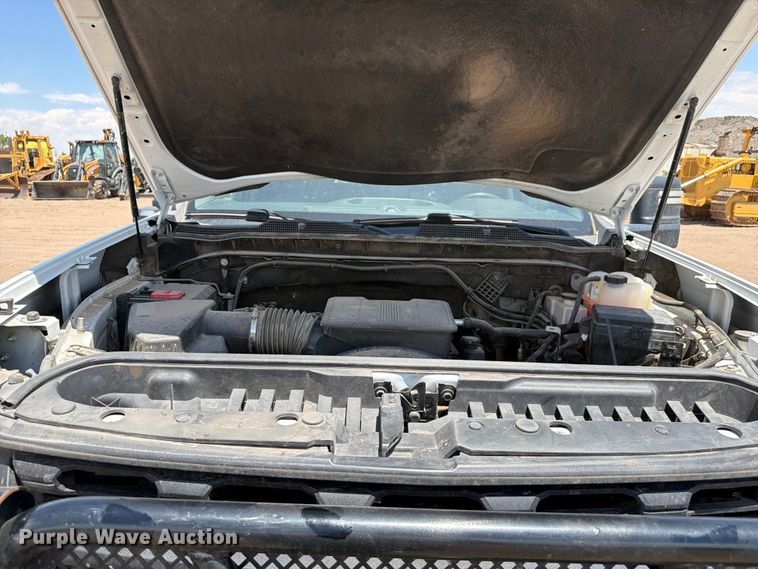 image for item FM7592 2021 Chevrolet Silverado 2500HD Crew Cab pickup truck